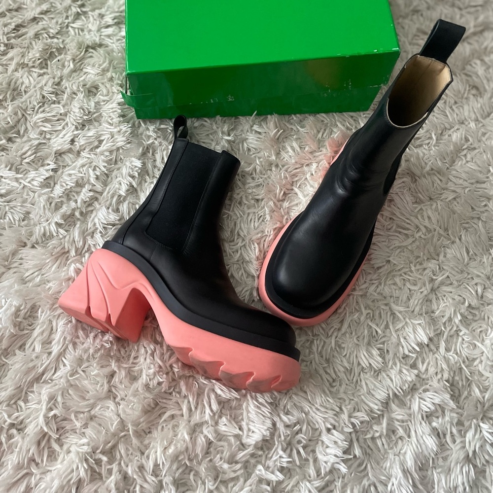 Bottega vanetta black flamingo